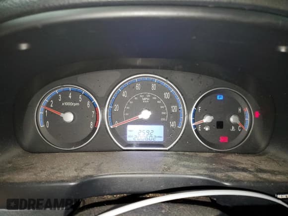 ✅ 2009 Hyundai Santa Fe GLS • VIN: 5NMSG13D79H250860 • Lot: 84526564. Listed on Copart with 200,602 mi. Free auction sales archive from the USA and detailed vehicle history report at DreamBid. Image 9.