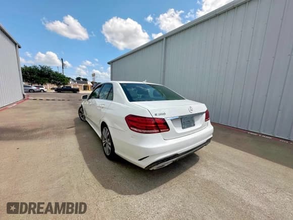 ✅ 2014 Mercedes-Benz E 350 Sport • VIN: WDDHF5KBXEB049771 • Lot: 62614585. Listed on Copart with 187,532 mi. Free auction sales archive from the USA and detailed vehicle history report at DreamBid. Image 3.