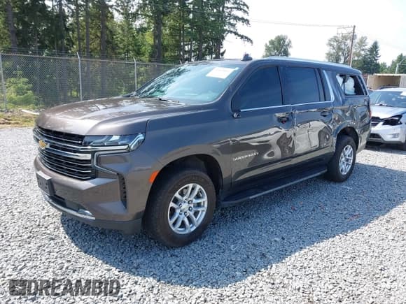 ✅ 2021 Chevrolet Suburban LT • VIN: 1GNSKCKD0MR254109 • Lot: 42569011. Wystawiony na IAAI z przebiegiem 82 465 mil. Bezpłatny archiwum sprzedaży aukcyjnych z USA i szczegółowy raport historii pojazdu na DreamBid. Zdjęcie 2.