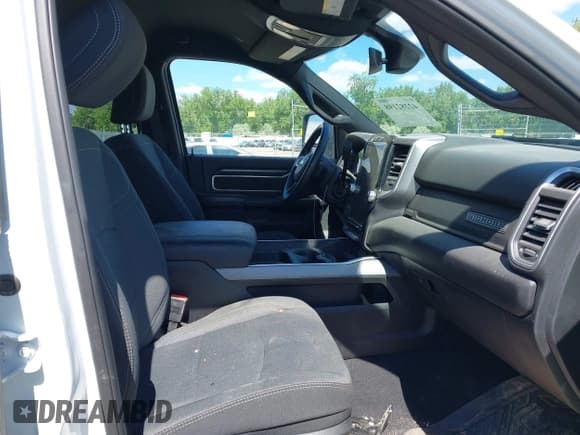 ✅ 2024 Ram 2500 Big Horn • VIN: 3C6UR5DLXRG322170 • Lot: 42282198. Listed on IAAI with 8,914 mi. Free auction sales archive from the USA and detailed vehicle history report at DreamBid. Image 5.