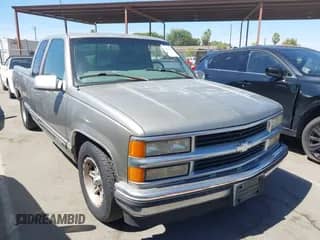 1998 Chevrolet Silverado 1500 z VIN 2GBEC19M7W1272930, wystawiony jako IAAI lot #42900129 z przebiegiem 211 971 mil mil oraz . Historia ofert i sprzedaży dostępna na DreamBid. Obrazek 1.