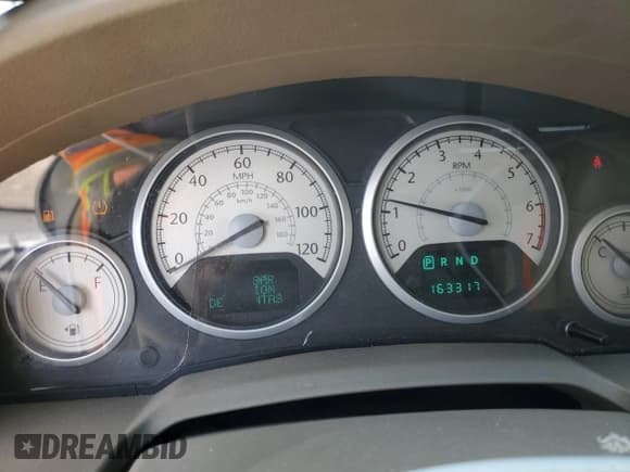 ✅ 2008 Chrysler Town & Country Limited • VIN: 2A8HR64X38R134403 • Lot: 81565845. Listed on Copart with 163,317 mi. Free auction sales archive from the USA and detailed vehicle history report at DreamBid. Image 9.