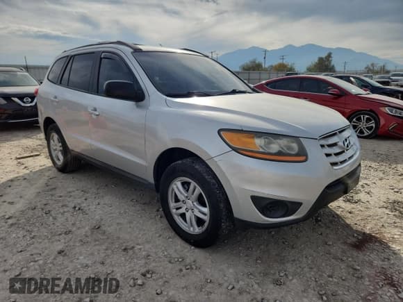 ✅ 2011 Hyundai Santa Fe GLS • VIN: 5XYZG4AG5BG063260 • Lot: 86258005. Listed on Copart with 226,933 mi. Free auction sales archive from the USA and detailed vehicle history report at DreamBid. Image 4.