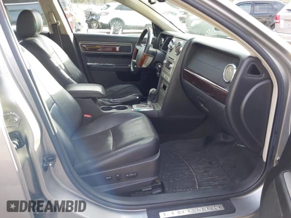 ✅ 2008 Lincoln MKZ • VIN: 3LNHM28T68R637192 • Lot: 43701353. Listed on IAAI with 152,676 mi. Free auction sales archive from the USA and detailed vehicle history report at DreamBid. Image 5.