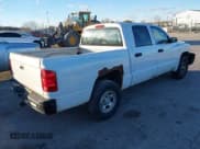 ✅ 2008 Dodge Dakota ST • VIN: 1D7HW28K48S510456 • Lot: 43663698. Wystawiony na IAAI z przebiegiem 174 852 mil. Bezpłatny archiwum sprzedaży aukcyjnych z USA i szczegółowy raport historii pojazdu na DreamBid. Zdjęcie 4.