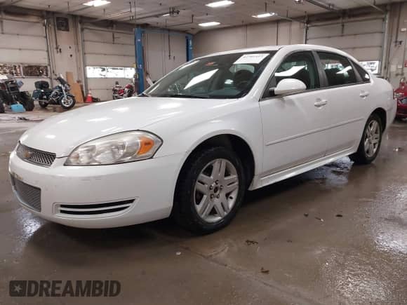 2012 Chevrolet Impala LT Fleet with VIN 2G1WG5E34C1215422, listed as a IAAI auction lot 42701413 with 159,291 mi miles and . Bid and sale history available at DreamBid. Image 17.