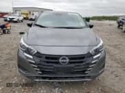 ✅ 2024 Nissan Versa S • VIN: 3N1CN8DV3RL902986 • Lot: 53788045. Wystawiony na Copart z przebiegiem 2 333 mil. Bezpłatny archiwum sprzedaży aukcyjnych z USA i szczegółowy raport historii pojazdu na DreamBid. Zdjęcie 5.