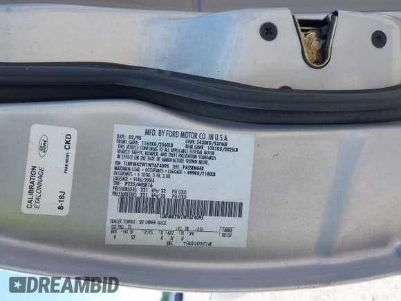 ✅ 1998 Lincoln Town Car Signature • VIN: 1LNFM82W1WY674095 • Lot: 42673161. Listed on IAAI with 150,245 mi. Free auction sales archive from the USA and detailed vehicle history report at DreamBid. Image 9.