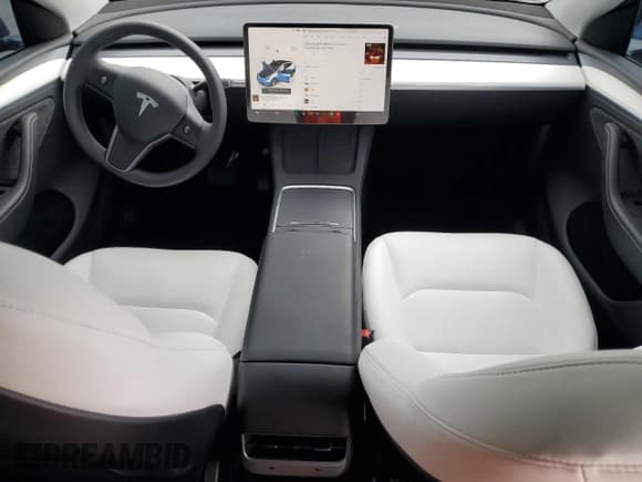 ✅ 2024 Tesla Model Y Long Range • VIN: 7SAYGDEE4RA216054 • Lot: 84733775. Listed on Copart with 19,195 mi. Free auction sales archive from the USA and detailed vehicle history report at DreamBid. Image 8.