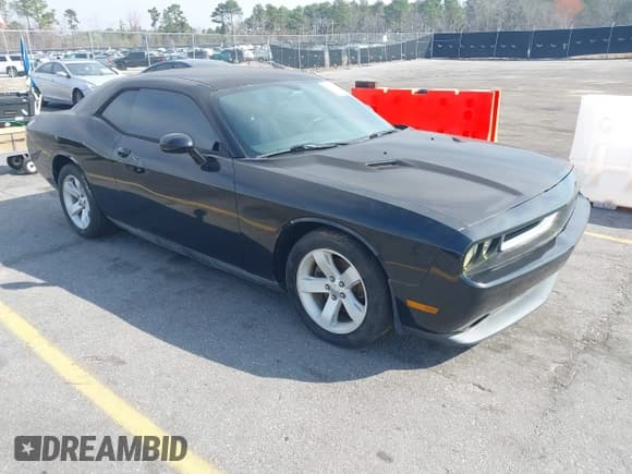 ✅ 2013 Dodge Challenger Rallye Redline • VIN: 2C3CDYAG3DH517925 • Lot: 41774052. Wystawiony na IAAI z przebiegiem 151 207 mil. Bezpłatny archiwum sprzedaży aukcyjnych z USA i szczegółowy raport historii pojazdu na DreamBid. Zdjęcie 1.