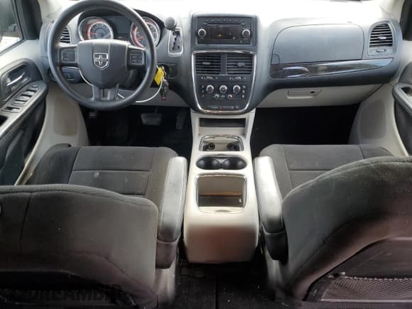 ✅ 2012 Dodge Grand Caravan SXT • VIN: 2C4RDGCG0CR403404 • Lot: 85427775. Wystawiony na Copart z przebiegiem 118 407 mil. Bezpłatny archiwum sprzedaży aukcyjnych z USA i szczegółowy raport historii pojazdu na DreamBid. Zdjęcie 8.