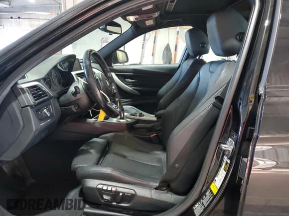 ✅ 2015 BMW 3 Series 328i xDrive • VIN: WBA3B5G58FNS19920 • Лот: 91246955. Опубликован ранее на Copart с пробегом 114 091 миль. Бесплатный доступ к архиву аукционных продаж из США и подробный отчёт об истории автомобиля на DreamBid. Изображение 7.