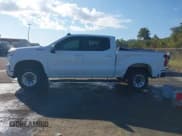 ✅ 2019 Chevrolet Silverado 1500 RST • VIN: 3GCUYEED5KG103755 • Lot: 43631636. Wystawiony na IAAI z przebiegiem 146 702 mil. Bezpłatny archiwum sprzedaży aukcyjnych z USA i szczegółowy raport historii pojazdu na DreamBid. Zdjęcie 15.