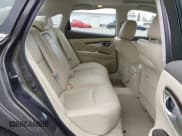 ✅ 2015 Infiniti Q70 • VIN: JN1BY1ARXFM562111 • Lot: 42473521. Wystawiony na IAAI z przebiegiem 123 212 mil. Bezpłatny archiwum sprzedaży aukcyjnych z USA i szczegółowy raport historii pojazdu na DreamBid. Zdjęcie 8.