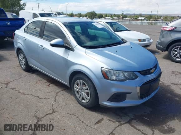 2017 Chevrolet Sonic LS с VIN 1G1JA5SH4H4163801, выставлен на аукционе IAAI как лот 43309635 с пробегом 95 310 миль миль и . История ставок и продаж доступна на DreamBid. Изображение 1.