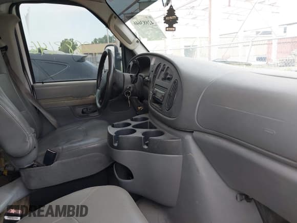 ✅ 2006 Ford Econoline Cargo Recreational • VIN: 1FTSS34P36HB17948 • Lot: 42883646. Wystawiony na IAAI z przebiegiem Nie podano. Bezpłatny archiwum sprzedaży aukcyjnych z USA i szczegółowy raport historii pojazdu na DreamBid. Zdjęcie 5.