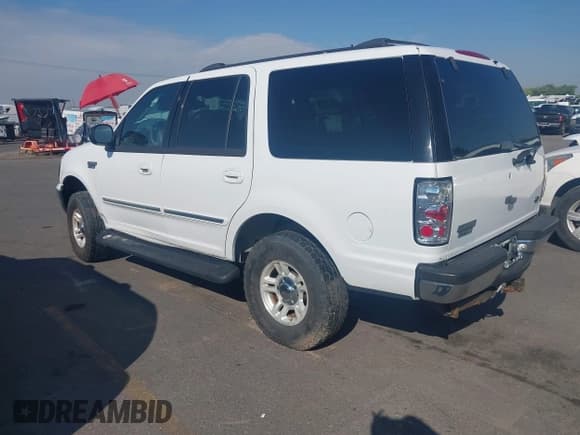 ✅ 2001 Ford Expedition XLT • VIN: 1FMRU16W61LA66576 • Lot: 43060032. Listed on IAAI with 165,289 mi. Free auction sales archive from the USA and detailed vehicle history report at DreamBid. Image 3.