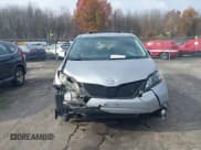 ✅ 2013 Toyota Sienna SE • VIN: 5TDXK3DC2DS373011 • Лот: 43587011. Опубликован ранее на IAAI с пробегом 179 462 миль. Бесплатный доступ к архиву аукционных продаж из США и подробный отчёт об истории автомобиля на DreamBid. Изображение 12.