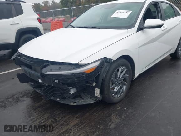 ✅ 2024 Hyundai Elantra SEL • VIN: KMHLM4DG1RU734907 • Lot: 43570336. Listed on IAAI with 42,953 mi. Free auction sales archive from the USA and detailed vehicle history report at DreamBid. Image 18.