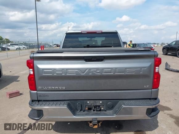 ✅ 2019 Chevrolet Silverado 1500 LT • VIN: 1GCRYDED4KZ213728 • Lot: 43254884. Wystawiony na IAAI z przebiegiem 122 814 mil. Bezpłatny archiwum sprzedaży aukcyjnych z USA i szczegółowy raport historii pojazdu na DreamBid. Zdjęcie 16.