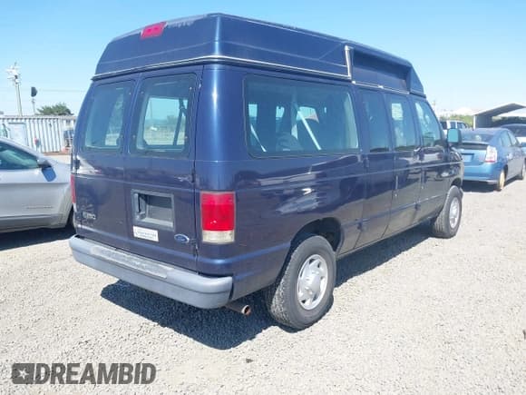 ✅ 2005 Ford Econoline Cargo • VIN: 1FTNE24W15HA14029 • Lot: 42701720. Wystawiony na IAAI z przebiegiem 73 278 mil. Bezpłatny archiwum sprzedaży aukcyjnych z USA i szczegółowy raport historii pojazdu na DreamBid. Zdjęcie 4.