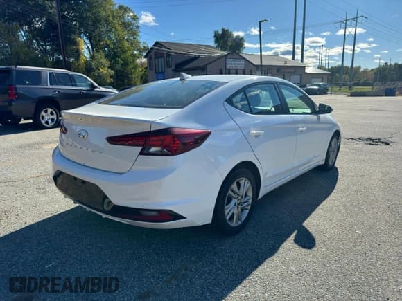 ✅ 2020 Hyundai Elantra Value Edition • VIN: 5NPD84LF7LH546044 • Lot: 76924724. Listed on Copart with 79,617 mi. Free auction sales archive from the USA and detailed vehicle history report at DreamBid. Image 4.