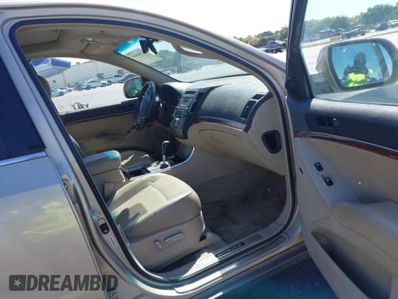 2008 Hyundai Veracruz GLS с VIN KM8NU73C88U041467, выставлен на аукционе IAAI как лот 41784049 с пробегом 104 896 миль миль и . История ставок и продаж доступна на DreamBid. Изображение 5.