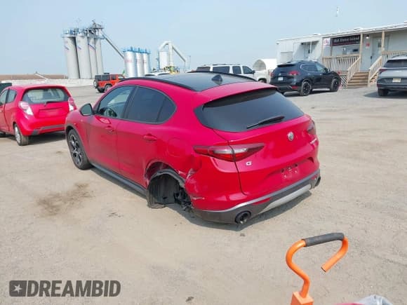 ✅ 2022 Alfa Romeo Stelvio Ti • VIN: ZASPAKBN5N7D32683 • Lot: 42444064. Listed on IAAI with 39,408 mi. Free auction sales archive from the USA and detailed vehicle history report at DreamBid. Image 3.