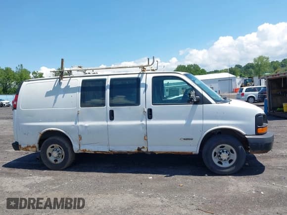 ✅ 2005 Chevrolet Express Cargo • VIN: 1GCGG25VX51137331 • Лот: 42719473. Опубликован ранее на IAAI с пробегом 225 658 миль. Бесплатный доступ к архиву аукционных продаж из США и подробный отчёт об истории автомобиля на DreamBid. Изображение 13.