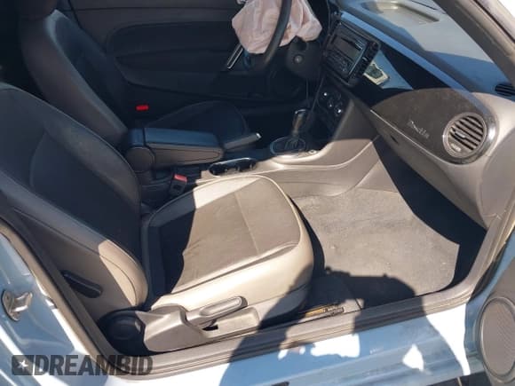 ✅ 2015 Volkswagen Beetle Fleet Edition • VIN: 3VWF17AT6FM639589 • Lot: 42538753. Listed on IAAI with 104,935 mi. Free auction sales archive from the USA and detailed vehicle history report at DreamBid. Image 5.