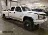 2005 Chevrolet Silverado 2500HD LT с VIN 1GCHK232X5F896009, выставлен на аукционе Copart как лот 82558055 с пробегом 153 391 миль миль и Списание • Salvage title. История ставок и продаж доступна на DreamBid. Изображение 4.