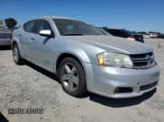 ✅ 2011 Dodge Avenger Lux • VIN: 1B3BD2FG4BN567980 • Лот: 62780044. Опубликован ранее на Copart с пробегом 109 863 миль. Бесплатный доступ к архиву аукционных продаж из США и подробный отчёт об истории автомобиля на DreamBid. Изображение 4.