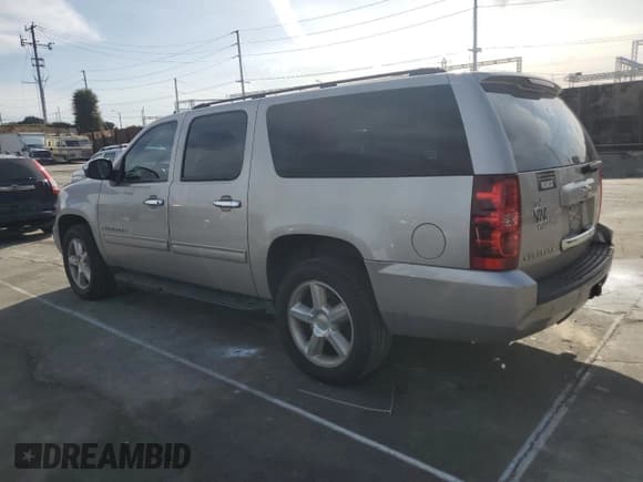 ✅ 2009 Chevrolet Suburban LS • VIN: 1GNFC16J89R288681 • Лот: 48632505. Опубликован ранее на Copart с пробегом 115 956 миль. Бесплатный доступ к архиву аукционных продаж из США и подробный отчёт об истории автомобиля на DreamBid. Изображение 2.