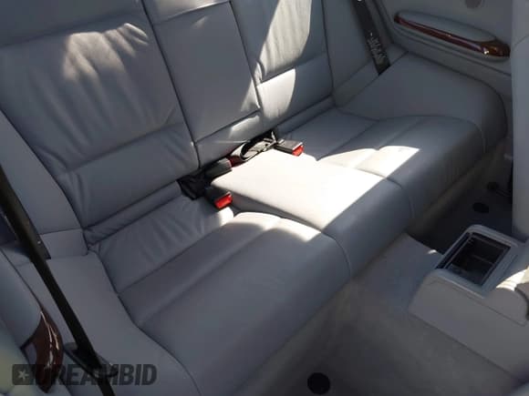 ✅ 2000 BMW 3 Series • VIN: WBABM5340YJN90809 • Lot: 42315919. Wystawiony na IAAI z przebiegiem 148 571 mil. Bezpłatny archiwum sprzedaży aukcyjnych z USA i szczegółowy raport historii pojazdu na DreamBid. Zdjęcie 8.