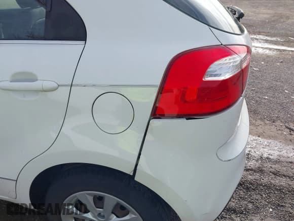✅ 2012 Kia Rio LX • VIN: KNADM5A36C6017167 • Лот: 43767191. Опубликован ранее на IAAI с пробегом 112 668 миль. Бесплатный доступ к архиву аукционных продаж из США и подробный отчёт об истории автомобиля на DreamBid. Изображение 18.