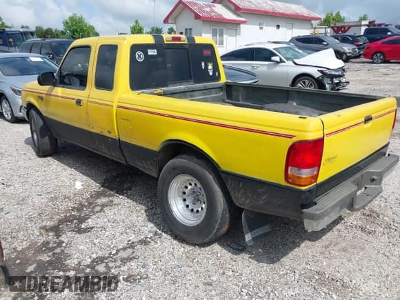 ✅ 1993 Ford Ranger STX • VIN: 1FTCR14XXPPB21765 • Lot: 42470117. Wystawiony na IAAI z przebiegiem 9 303 mil. Bezpłatny archiwum sprzedaży aukcyjnych z USA i szczegółowy raport historii pojazdu na DreamBid. Zdjęcie 3.
