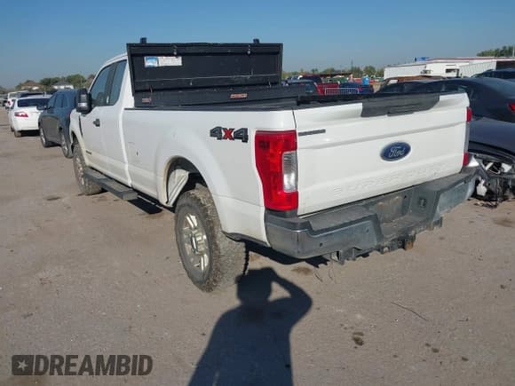 ✅ 2017 Ford F-250 XLT • VIN: 1FT7X2BT2HEE01996 • Lot: 43430590. Listed on IAAI with 187,022 mi. Free auction sales archive from the USA and detailed vehicle history report at DreamBid. Image 3.