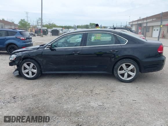 ✅ 2013 Volkswagen Passat SE • VIN: 1VWBH7A33DC000739 • Лот: 42348369. Опубликован ранее на IAAI с пробегом 154 793 миль. Бесплатный доступ к архиву аукционных продаж из США и подробный отчёт об истории автомобиля на DreamBid. Изображение 14.