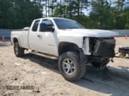 ✅ 2008 Chevrolet Silverado 2500HD 1LT • VIN: 1GCHK29K08E214305 • Lot: 57968475. Wystawiony na Copart z przebiegiem 173 232 mil. Bezpłatny archiwum sprzedaży aukcyjnych z USA i szczegółowy raport historii pojazdu na DreamBid. Zdjęcie 4.