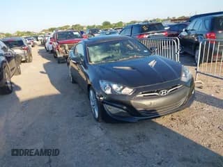 ✅ 2013 Hyundai Genesis Coupe Track • VIN: KMHHU6KJ0DU089255 • Lot: 42243893. Wystawiony na IAAI z przebiegiem 108 903 mil. Bezpłatny archiwum sprzedaży aukcyjnych z USA i szczegółowy raport historii pojazdu na DreamBid. Zdjęcie 1.
