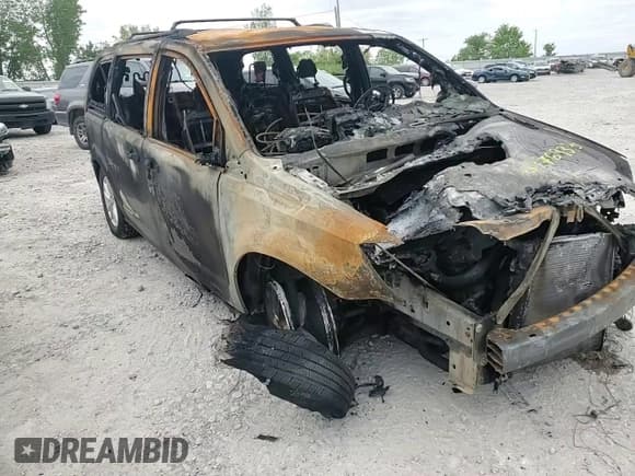 ✅ 2018 Dodge Grand Caravan SXT • VIN: 2C4RDGCG4JR265766 • Lot: 57769375. Wystawiony na Copart z przebiegiem Nie podano. Bezpłatny archiwum sprzedaży aukcyjnych z USA i szczegółowy raport historii pojazdu na DreamBid. Zdjęcie 14.