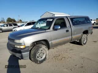 2002 Chevrolet Silverado 2500HD LS с VIN 1GCHK24U92Z121372, выставлен на аукционе Copart как лот 46886045 с пробегом 254 960 миль миль и Списание • Salvage title. История ставок и продаж доступна на DreamBid. Изображение 1.