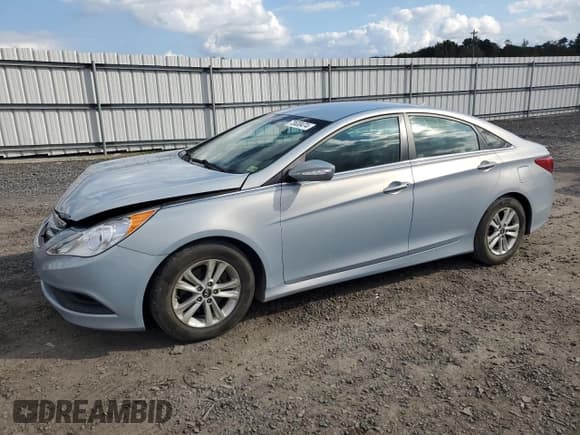 ✅ 2014 Hyundai Sonata GLS • VIN: 5NPEB4AC0EH925677 • Lot: 73630474. Listed on Copart with 221,077 mi. Free auction sales archive from the USA and detailed vehicle history report at DreamBid. Image 1.