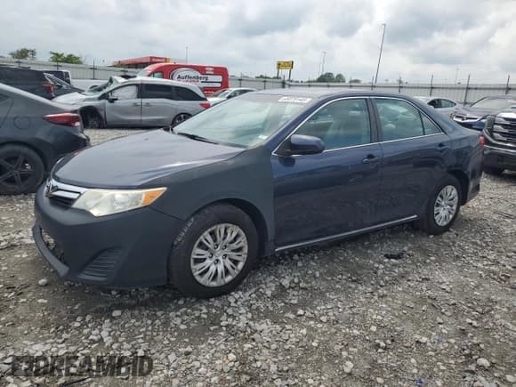 ✅ 2014 Toyota Camry LE • VIN: 4T4BF1FK8ER385301 • Lot: 65079145. Listed on Copart with 88,833 mi. Free auction sales archive from the USA and detailed vehicle history report at DreamBid. Image 1.