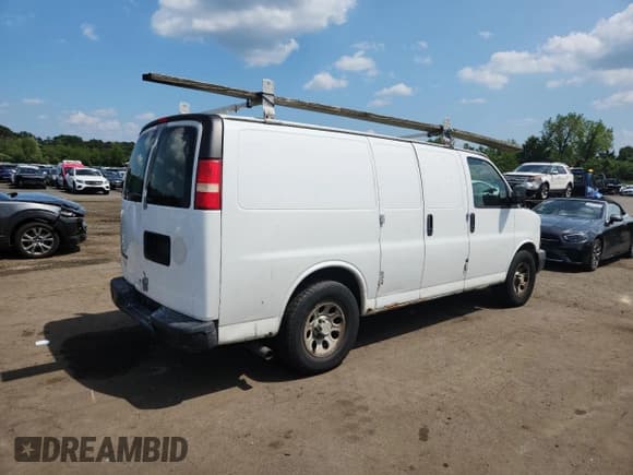 ✅ 2009 Chevrolet Express Cargo • VIN: 1GCFG15XX91138279 • Lot: 66275465. Listed on Copart with 282,089 mi. Free auction sales archive from the USA and detailed vehicle history report at DreamBid. Image 3.