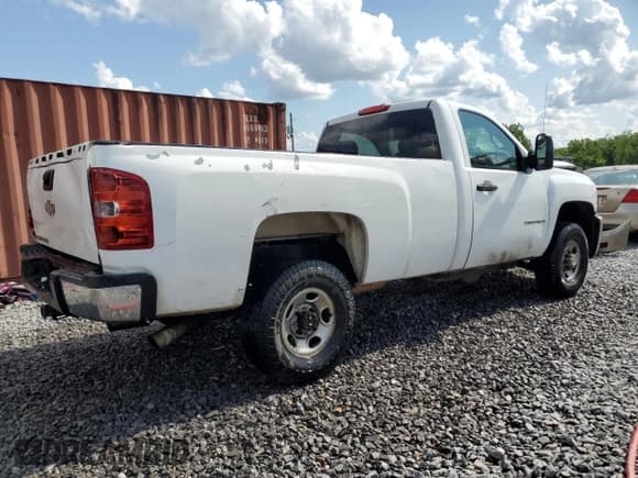 ✅ 2007 Chevrolet Silverado 2500HD Work Truck • VIN: 1GCHC24K27E520134 • Лот: 56055915. Опубликован ранее на Copart с пробегом 345 790 миль. Бесплатный доступ к архиву аукционных продаж из США и подробный отчёт об истории автомобиля на DreamBid. Изображение 3.