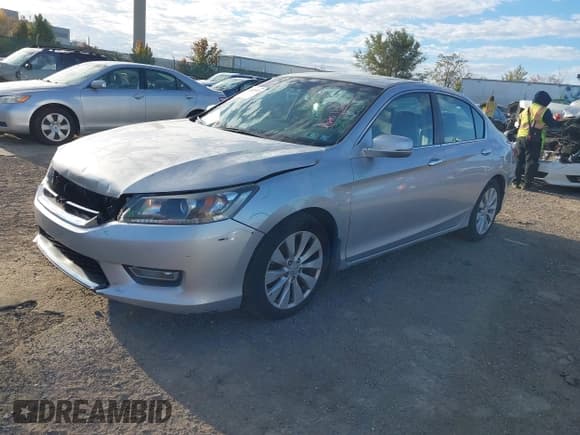 ✅ 2013 Honda Accord EX-L • VIN: 1HGCR2F82DA103630 • Лот: 43620027. Опубликован ранее на IAAI с пробегом 189 079 миль. Бесплатный доступ к архиву аукционных продаж из США и подробный отчёт об истории автомобиля на DreamBid. Изображение 17.