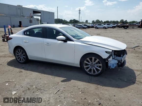 ✅ 2020 Mazda 3 Select • VIN: 3MZBPBCM6LM126294 • Lot: 64984065. Listed on Copart with 31,395 mi. Free auction sales archive from the USA and detailed vehicle history report at DreamBid. Image 4.