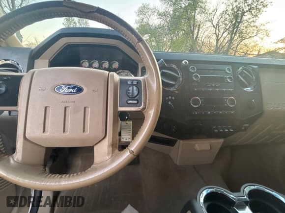 ✅ 2010 Ford F-350 XL • VIN: 1FTWW3BR6AEA47074 • Лот: 52461425. Опубликован ранее на Copart с пробегом 228 979 миль. Бесплатный доступ к архиву аукционных продаж из США и подробный отчёт об истории автомобиля на DreamBid. Изображение 9.