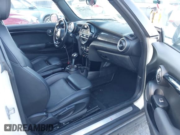 ✅ 2014 MINI Hardtop S • VIN: WMWXM7C55ET925802 • Лот: 43735271. Опубликован ранее на IAAI с пробегом 148 781 миль. Бесплатный доступ к архиву аукционных продаж из США и подробный отчёт об истории автомобиля на DreamBid. Изображение 5.